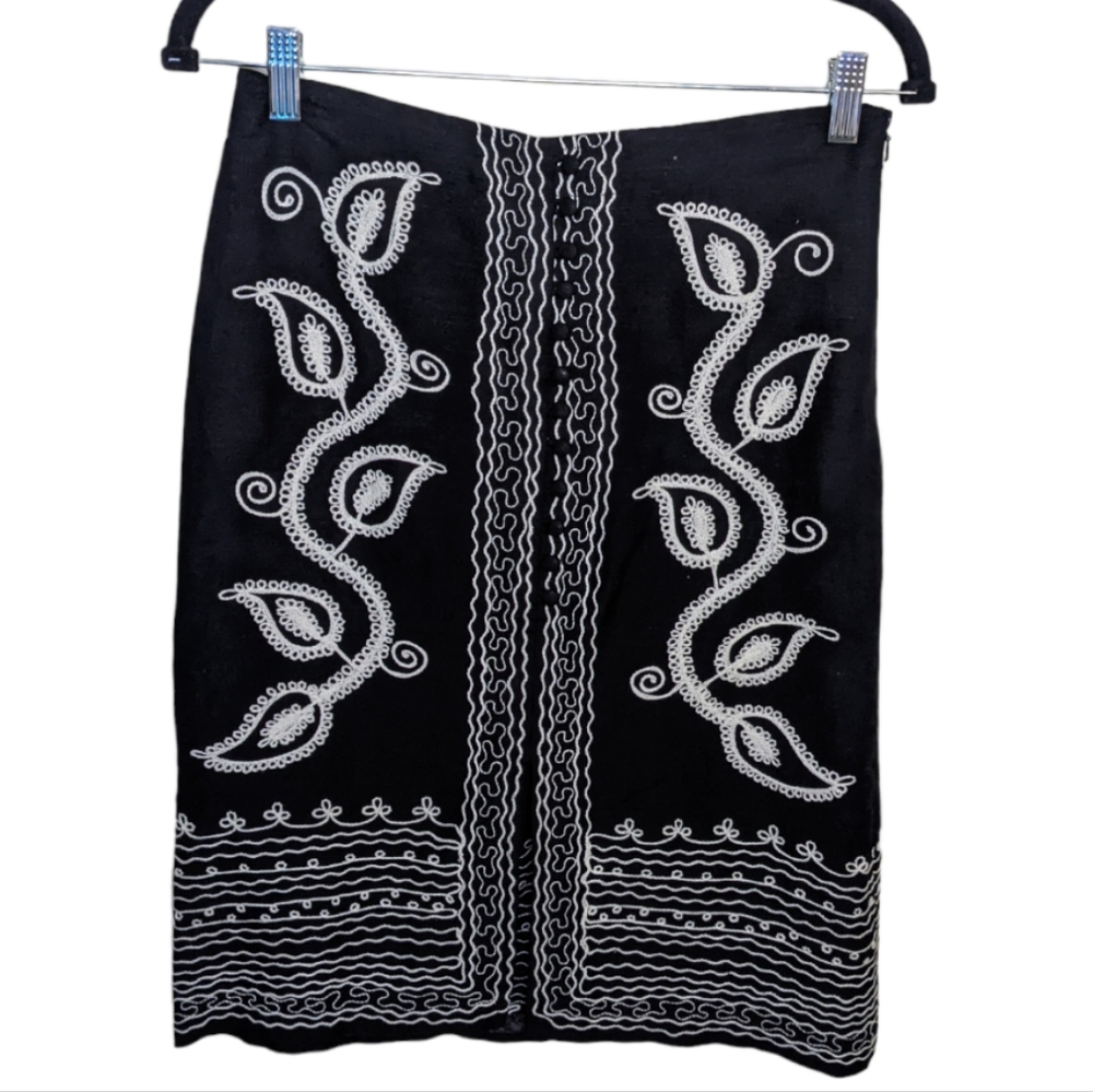 BCBGMaxAzria Embroidered Pencil Skirt 2 🖤✨
